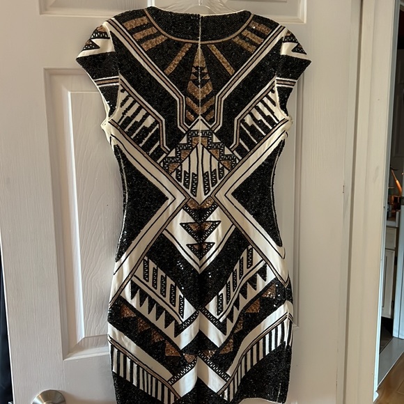 Express dress - Picture 6 of 6